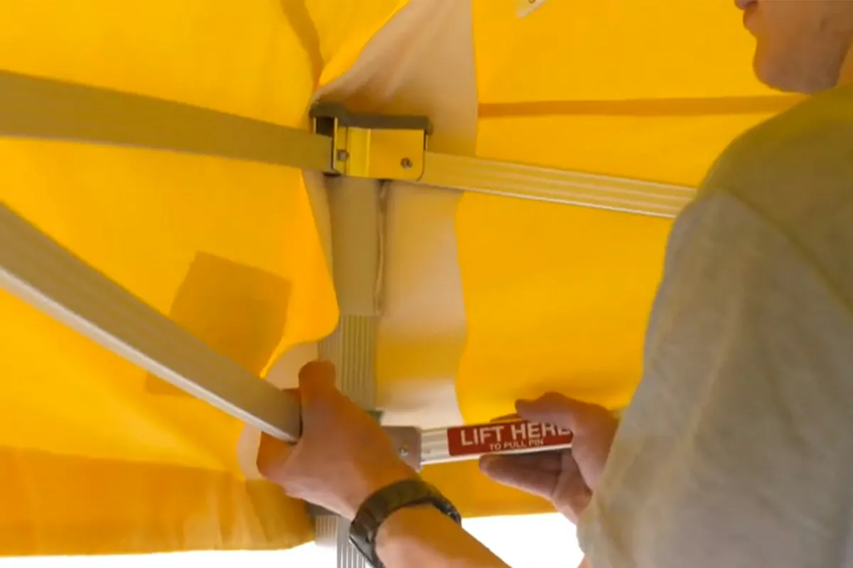 5-Lock-the-frame-into-position