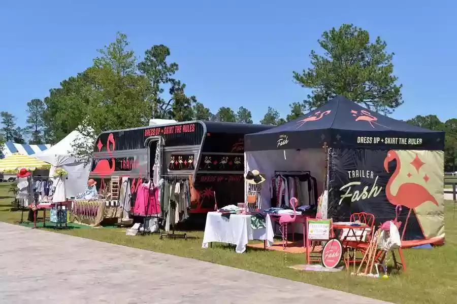 Customize a canopy tent 10×10 for a craft fair