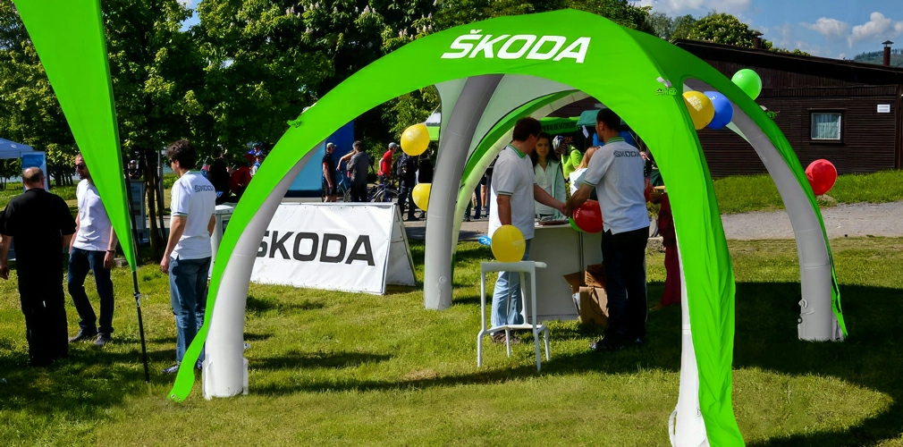 Custom Printing Inflatable Tent with Custom Printing Advertising Flag
