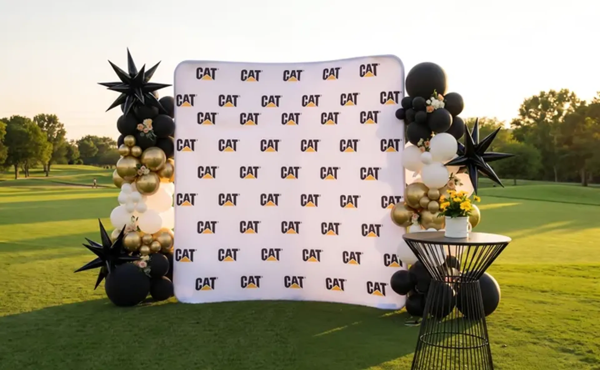 6FT Curved Tension Fabric Display